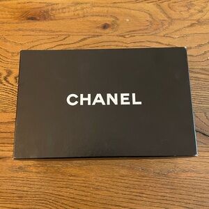 BLACK VINTAGE CHANEL HARD SHOE BOX